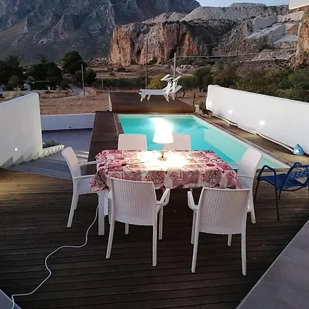 Angi Villa *